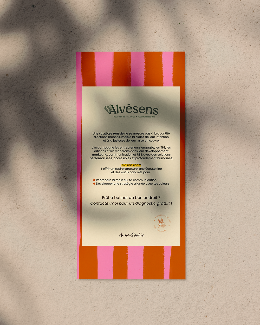 Alvésens – Flyer communication et stratégi Flyer Alvésens présentant la mission et les valeurs de la marque, identité visuelle créée par Atelier Lomé.