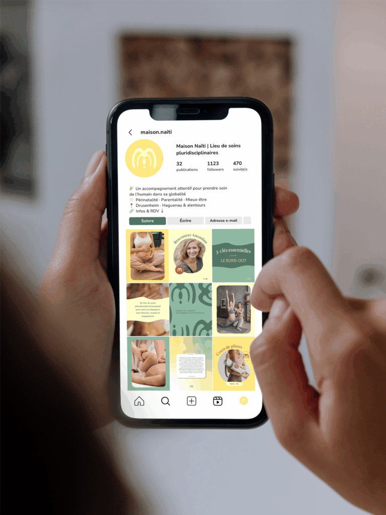 Exemples de templates Instagram conçus pour Maison Naïti, pour une communication harmonieuse et régulière.