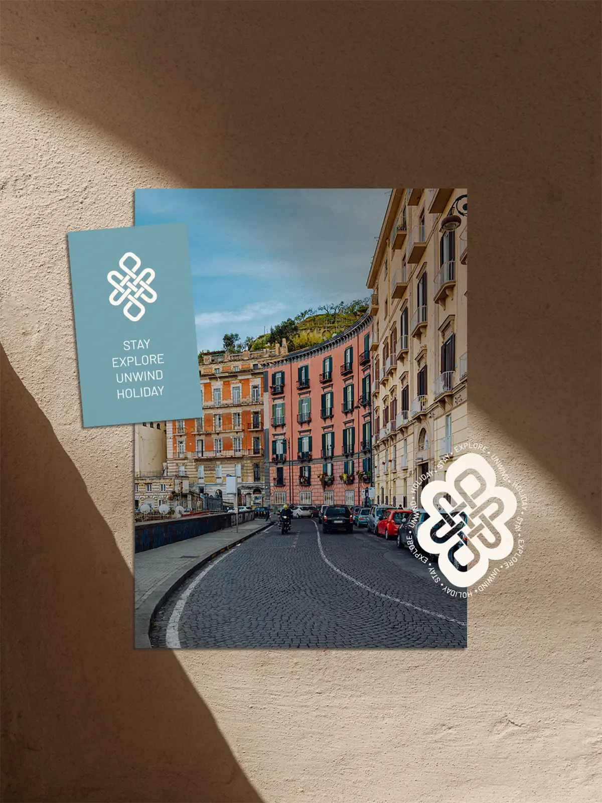 Support de marque HUES Voyage – direction artistique Support de marque HUES Voyage avec logo et direction artistique